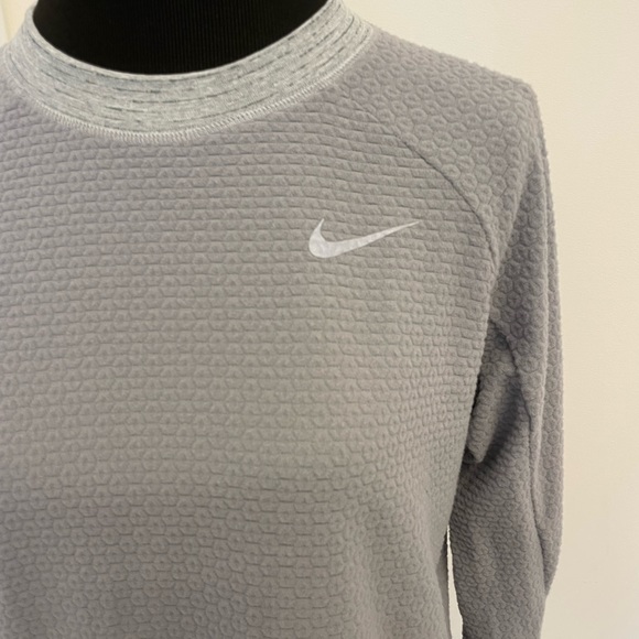 Nike Women’s Crew Sphere Running Mid Layer Top Long Sleeve Shirt Therma NEW - Picture 3 of 8